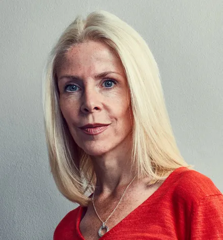 Headshot of Professor Linda Bauld, SPECTRUM Director